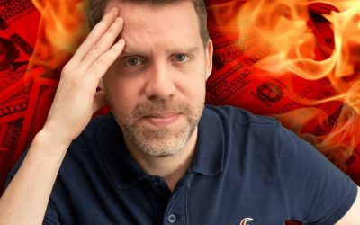 Acciones cayendo- ¿Invierte o ahorra? (¡Lo que debes saber!)