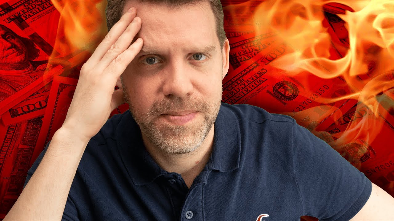 Acciones cayendo- ¿Invierte o ahorra? (¡Lo que debes saber!)